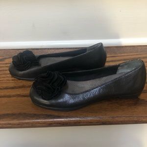 Aerosoles (5.5) Like New Black Leather Flats